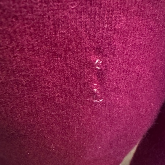 2 PLY CASHMERE WOOL CHARTER CLUB Ruffled V Neck Sweater Burgundy SZ MED Cozy EUC - Picture 12 of 12